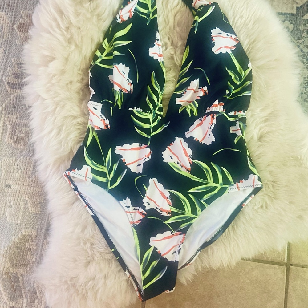 Cupshe pinup style swimsuit